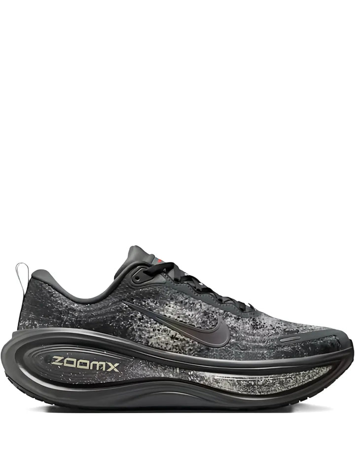 Vomero Plus Sneakers