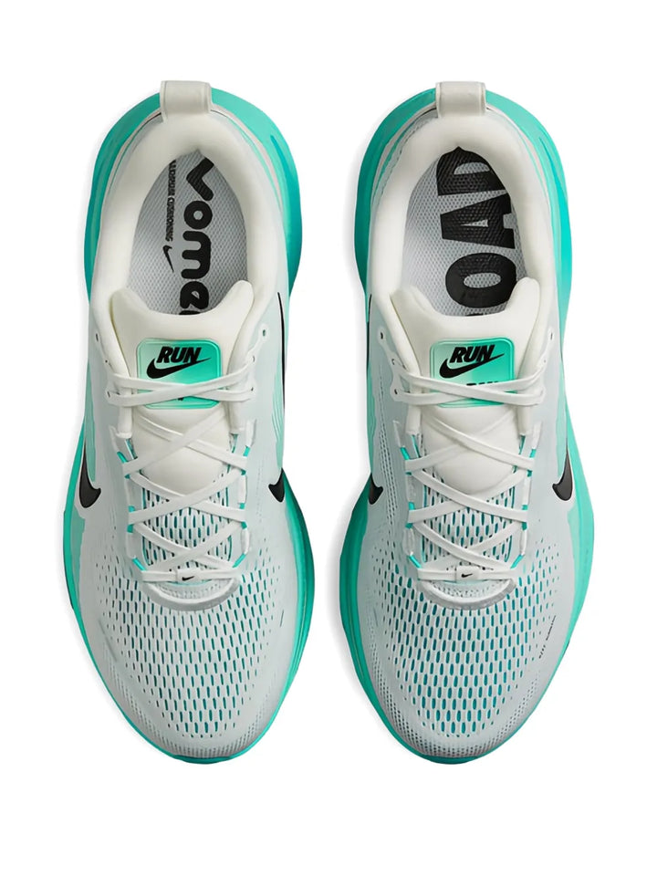 Vomero 18 Low-Top Sneakers