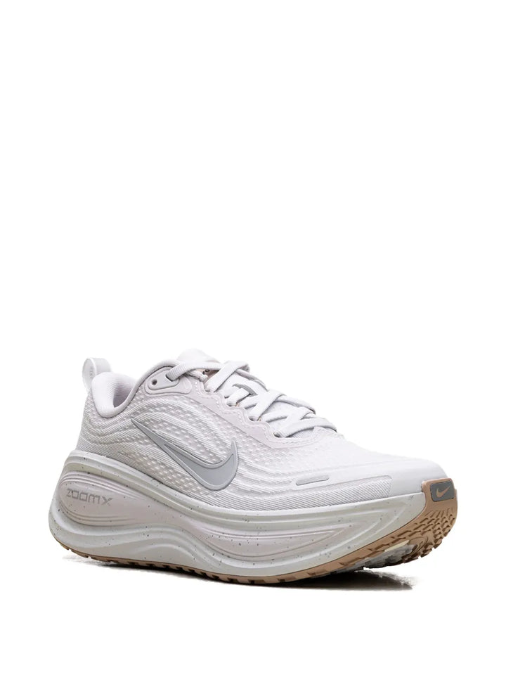 Vomero Plus Sneakers