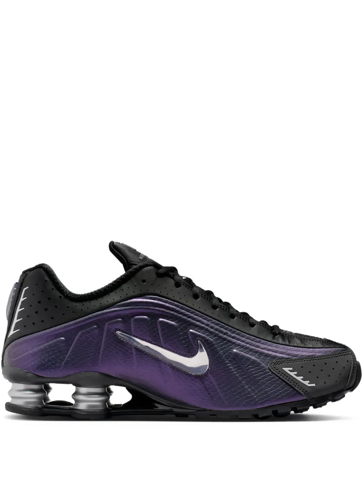 Shox R4 Lace-Up Sneakers